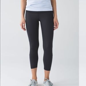 Seek the heat crop: lululemon sz 4
